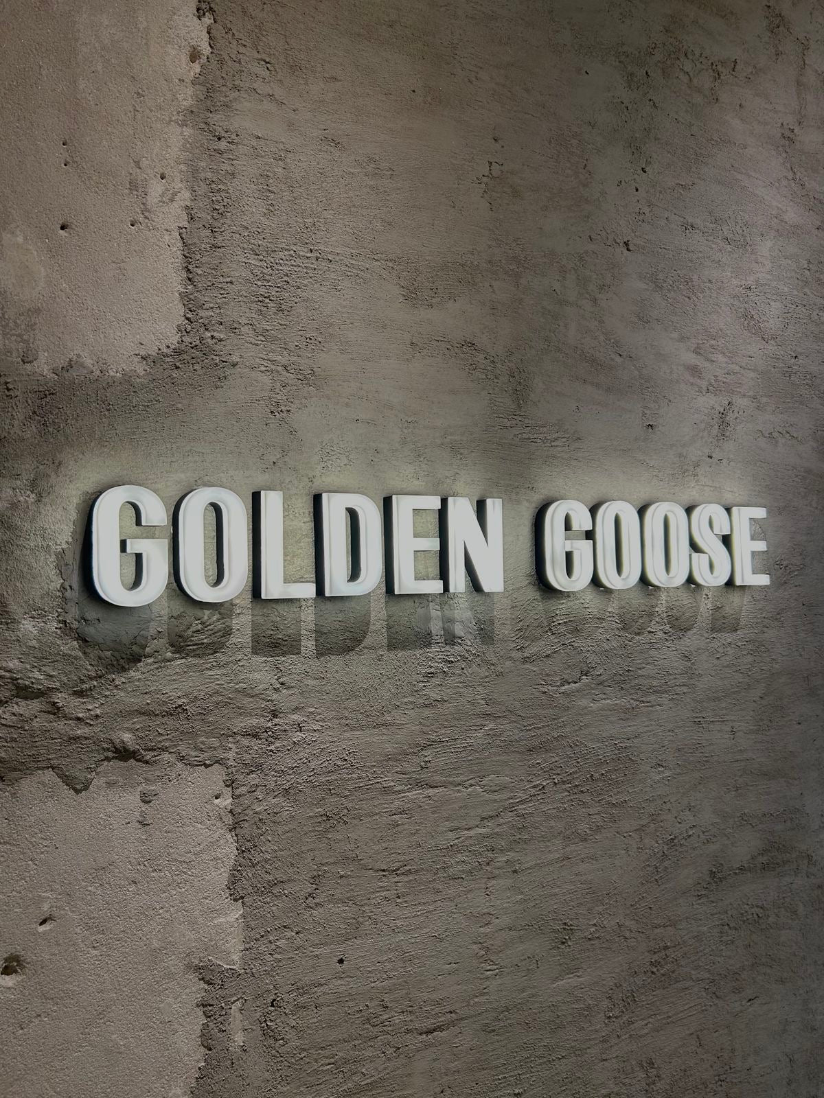 GOLDEN GOOS