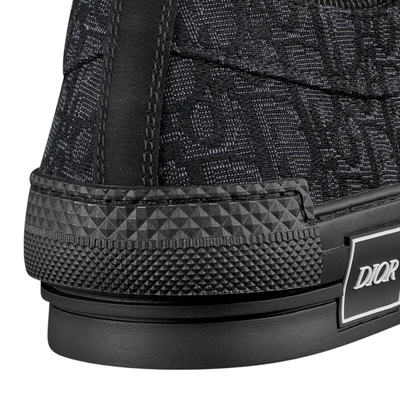 B23 Low Oblique Black