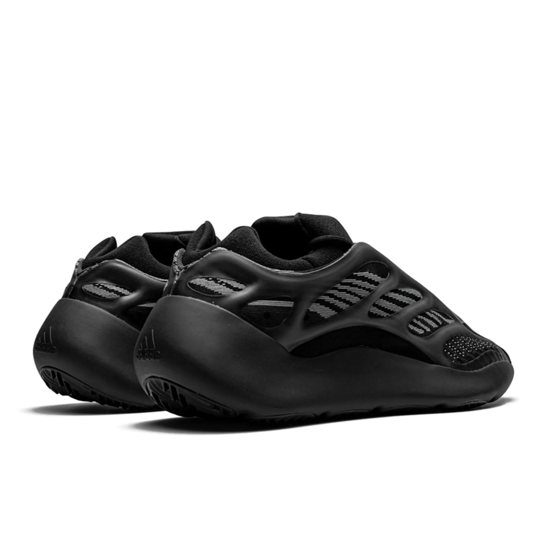 YEEZY - 700 V3 "Alvah"